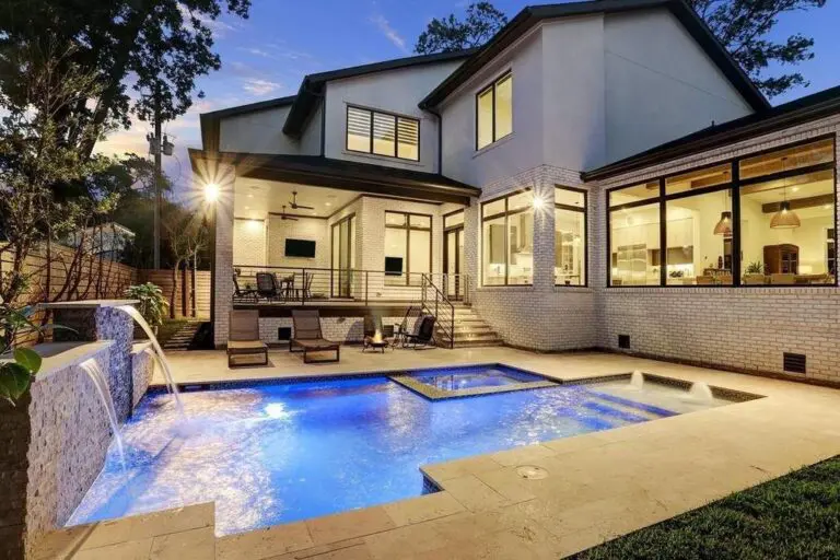 modern custom home Toronto exterior