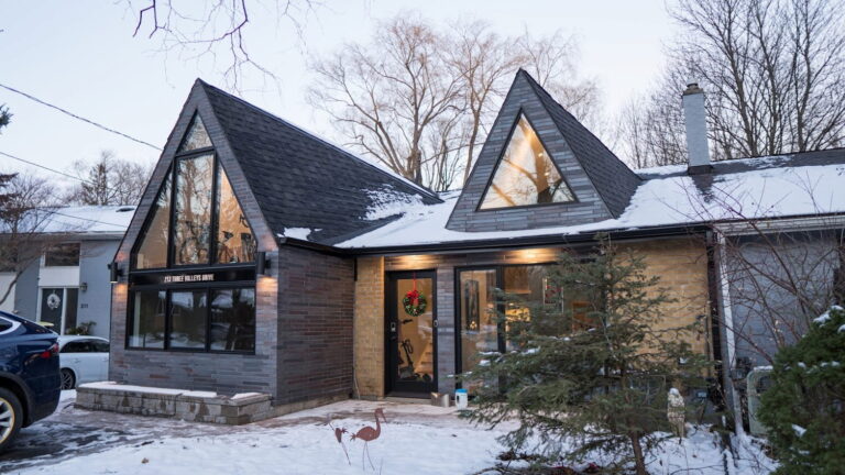 stunning-modern-farmhouse-addition-by-aria-build
